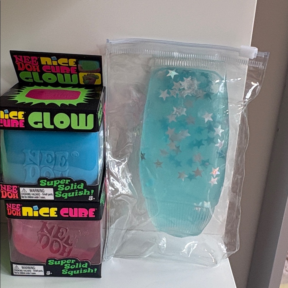 Mellowsquish toothpaste Blue New, Nice cube Glow blue & nice cube pink. Genuine